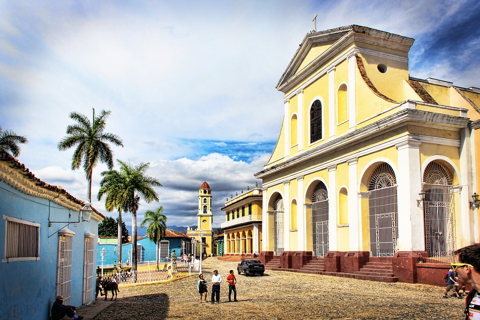 rue colorée à Cuba